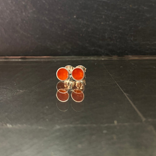 Polka dot studs - Pumpkin orange